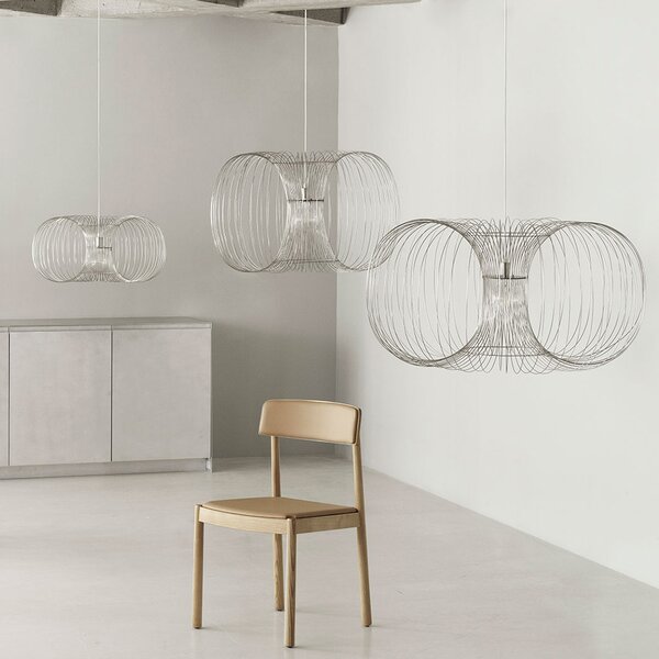 Normann Copenhagen designová závěsná svítidla Coil Lamp (76 x 37 cm)