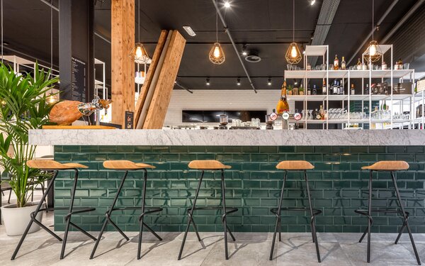 Designové barové židle Strain Barstool Hight (výška 83 cm)