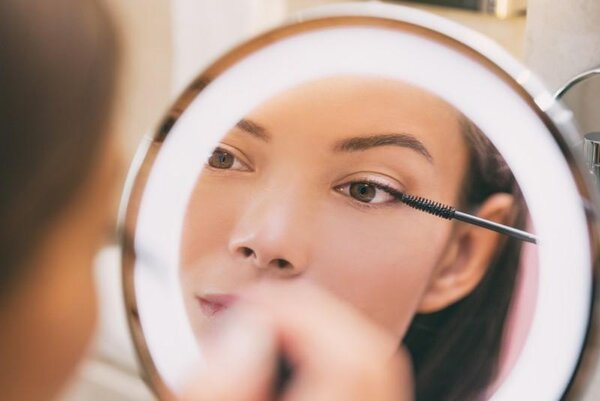 Zrcátko na make-up - Zrcátko na holení - s LED diodou - 20 cm - Chromové