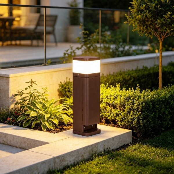 BRILAGI - Venkovní lampa se 2 zásuvkami SCHUKO PILLAR 1xG9/11W/230V IP44 hnědá