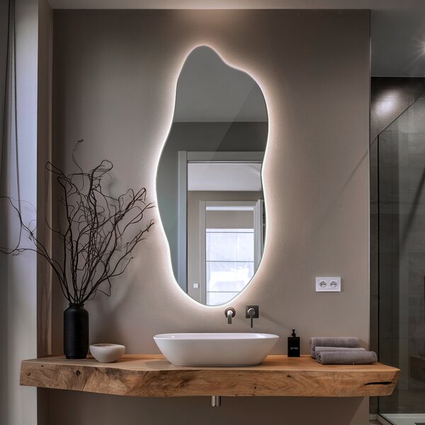 LED zrcadlo na stěnu – Stylové asymetrické provedení – Dekorace do interiéru bez rámu – 35 x 80 cm – Studená bílá 6000K