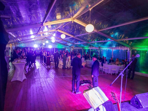 TENTino Velkokapacitní párty stan 10x5 m Varianta: NOVÝ TRANSPARENT