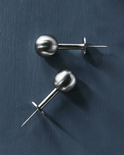 Kovový věšák Ball Silver Finish – set 2 Ks