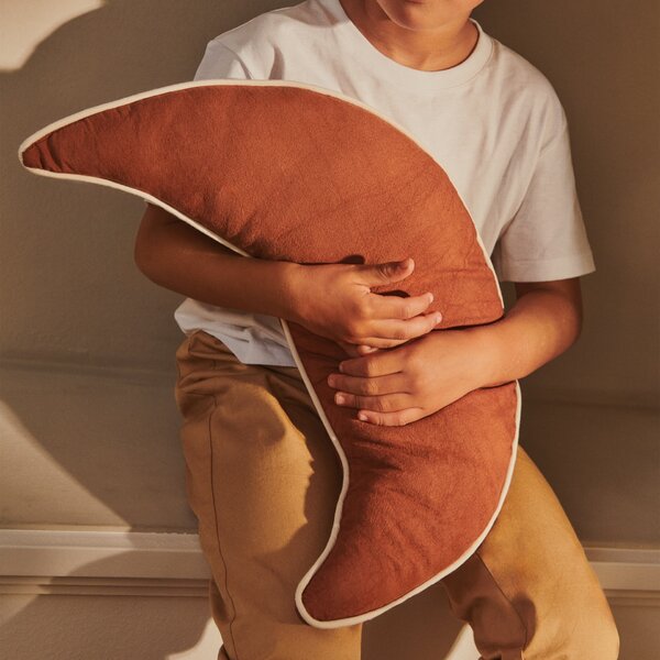 Dekorativní polštář Moon Brown Clay 47 cm