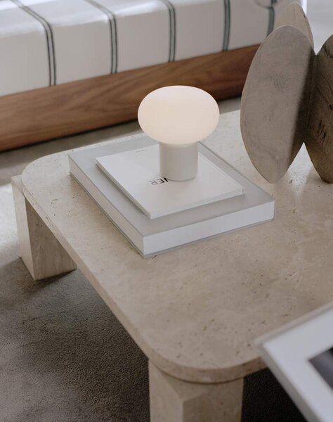 New Works Přenosná stolní lampa Karl-Johan, light grey 22012