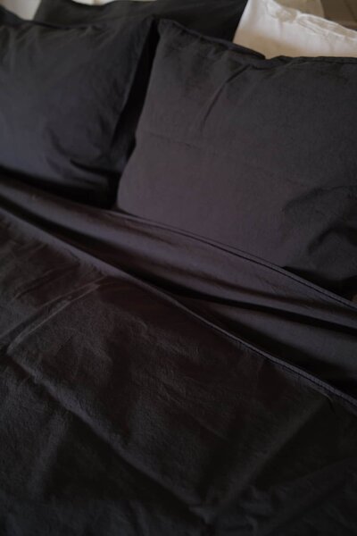 Povlečení z organické bavlny Crinkle Phantom Black 150 × 210 cm