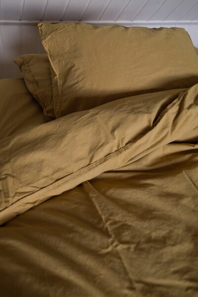 Povlečení z organické bavlny Crinkle Mustard Gold 150 × 210 cm