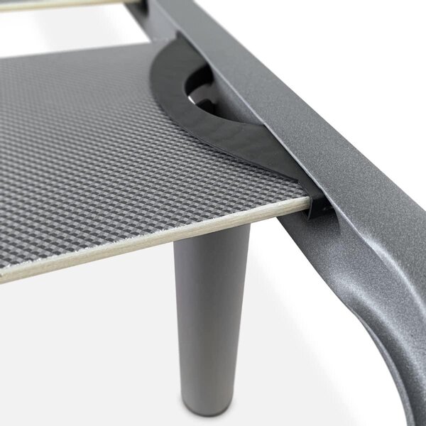 Zesílená roštová postel s širokými lamelami, s vlastnostmi snižujícími hluk, konstrukce 40 x 30 mm, s šroubovacími nohami, pevná a robustní, rozměry 90 x 190 cm