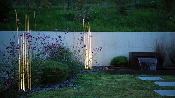 Artemide Venkovní sloupek Reeds Triple, 22 W, IP67