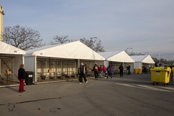 TENTino Velkokapacitní párty stan 10x5 m Varianta: NOVÝ BÍLÝ