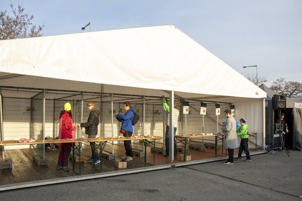 TENTino Velkokapacitní párty stan 10x5 m Varianta: NOVÝ BÍLÝ