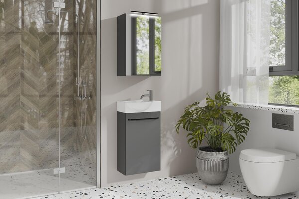 ByLIVING SPREE zrcadlová skříňka / Matný antracitový korpus se zrcadlovými dvířky / Nástěnná skříňka s funkcí tichého zavírání / Včetně LED osvětlení / Koupelnová skříňka se zásuvkou a vypínačem / Š 40, V 60, H 20 cm