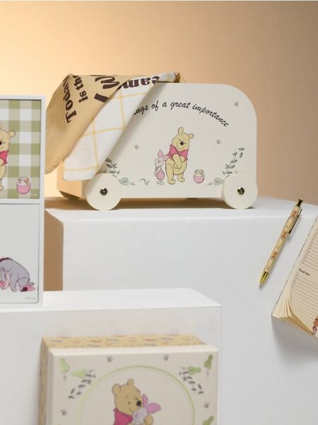Sinsay - Úložný box na kolečkách Winnie the Pooh - béžová