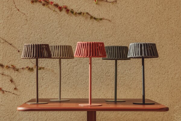 Kave Home Černá zahradní solární LED lampa Aldet