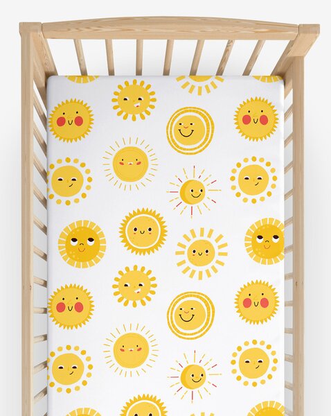 Goldea bavlněné napínací prostěradlo do dětské postýlky - usměvavá sluníčka 60 x 120 cm