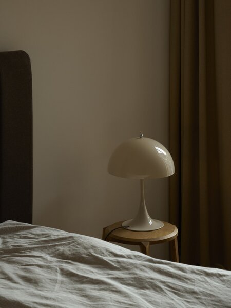 Stolní lampa Panthella 320 Opal Beige