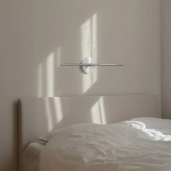 Umage Nástěnné LED svítidlo OMNI Medium, 17W, d. 74 cm, 2700K stmívatelné Barva: Mosaz