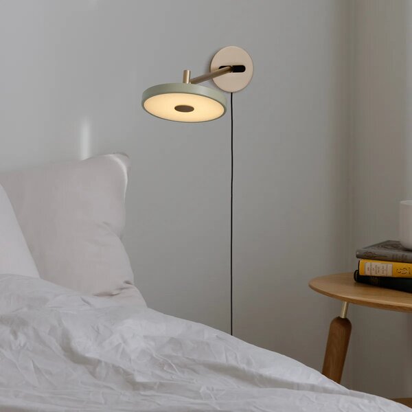 Umage Nástěnné LED svítidlo ASTERIA, 12W, h. 42 cm, 2700K stmívatelné Barva: Bílá-mosaz