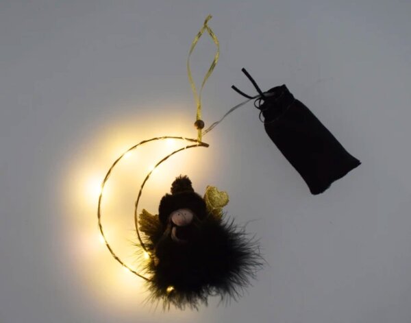 LED závěsný černý anděl MOONY, 16 cm