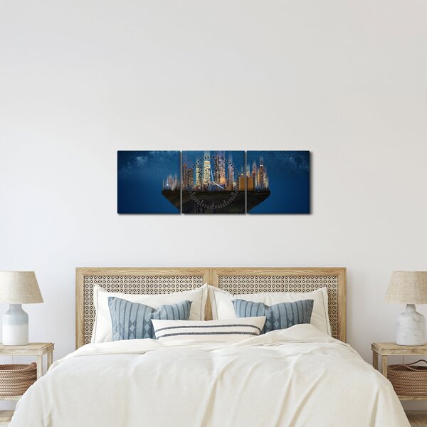 Obraz - Velkoměsto plující prostorem (s hodinami) (90x30 cm)