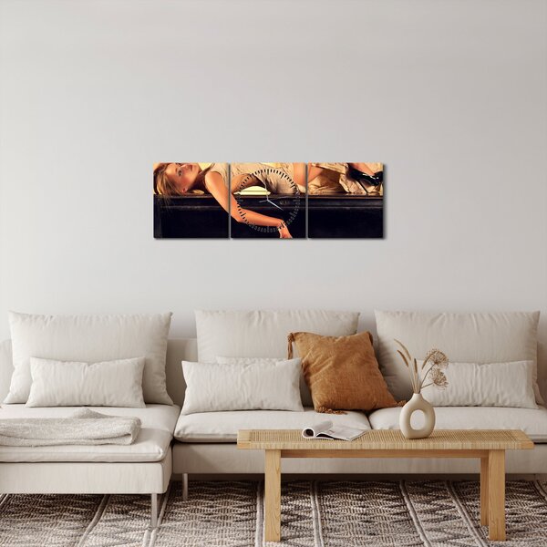 Obraz - Žena na klavíru (s hodinami) (90x30 cm)