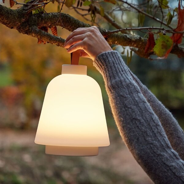 Bílá plastová stolní LED lampa Kave Home Udiya