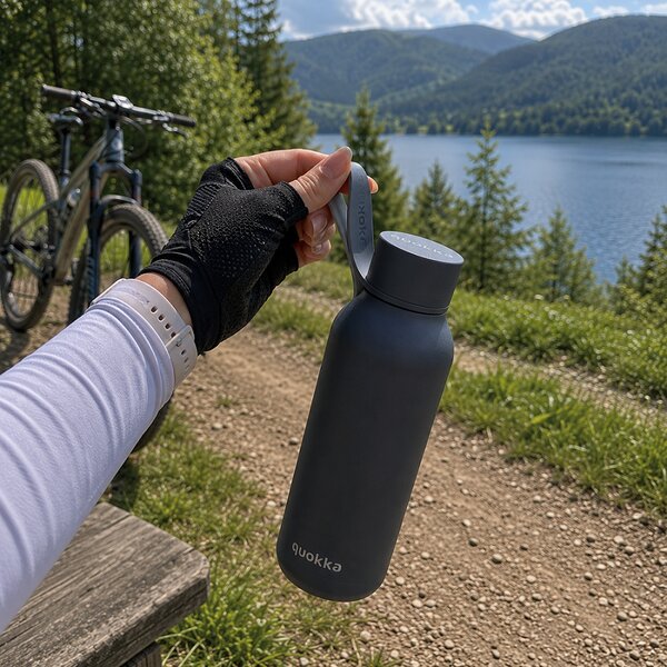 Nerezová termoláhev s poutkem Solid, 510ml, Quokka, slate