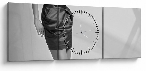 Obraz - Žena v krátkých šatech (s hodinami) (90x30 cm)