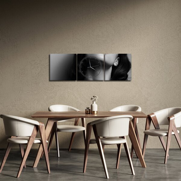 Obraz - Portrét ženy s červenou rtěnkou (s hodinami) (90x30 cm)