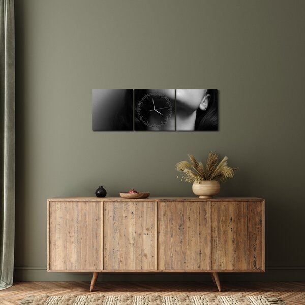 Obraz - Portrét ženy s červenou rtěnkou (s hodinami) (90x30 cm)