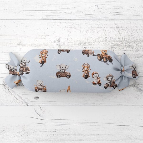 Biante Dětský polštář válec bonbon Sandra SA-629 Zvířátka v autech na modrém 15x40 cm