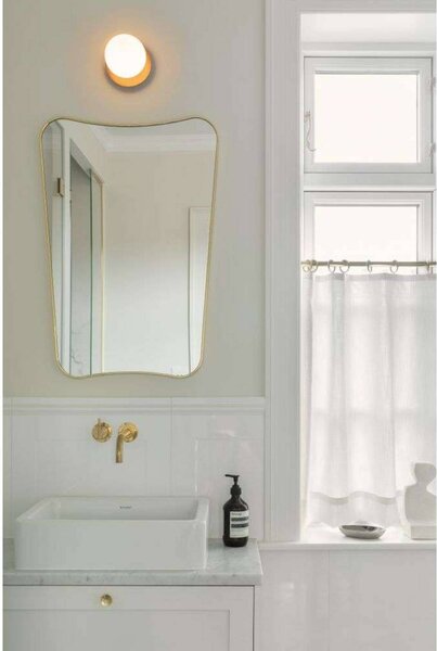 Nuura Aps Liila 1 nástěnné/stropní světlo, Ø 14 cm IP44, bronzová/opálová, stmívatelný, Bronz / starožitná mosaz, Koupelna, kov, Skandinávský