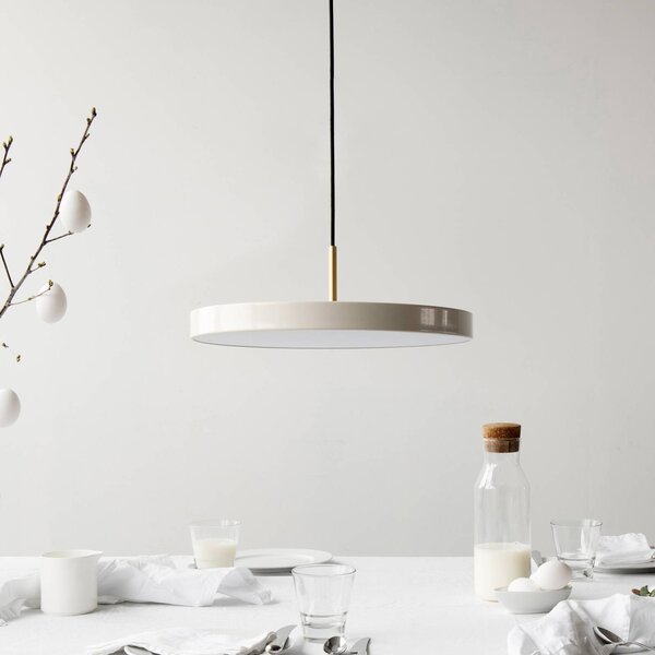UMAGE Závěsné světlo LED Asteria Medium perleť/mosaz Ø 43 cm, stmívatelný, Krémová / jantar, Obývací pokoj / jídelna, Hliník, Design