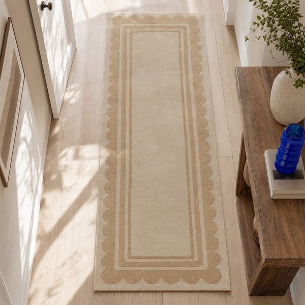 Ručně tkaný vlněný běhoun v přírodní barvě 80x230 cm Lois Scallop – Flair Rugs