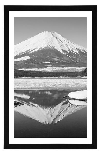 Plakát s paspartou japonská hora Fuji v černobílém provedení