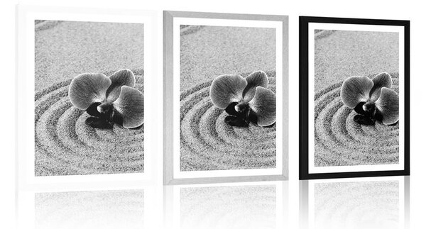 Plakát s paspartou písčitá Zen zahrada s orchidejí v černobílém provedení