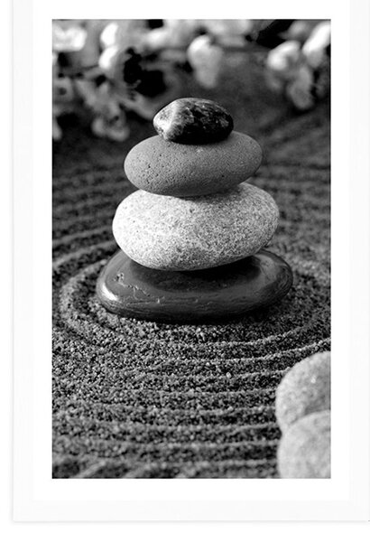 Plakát s paspartou pyramida Zen kamenů v černobílém provedení