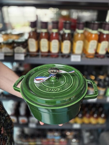 Oválný litinový hrnec Staub 31 cm, bazalka