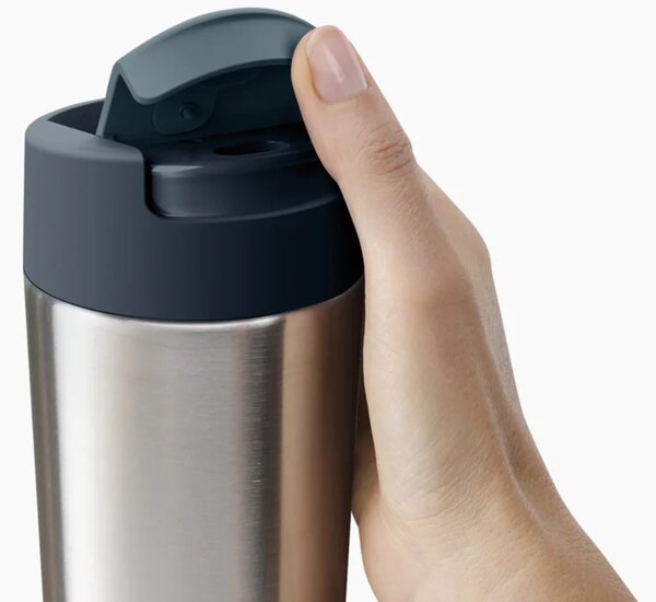 Joseph Joseph Nerezový cestovní hrnek Sipp 454 ml
