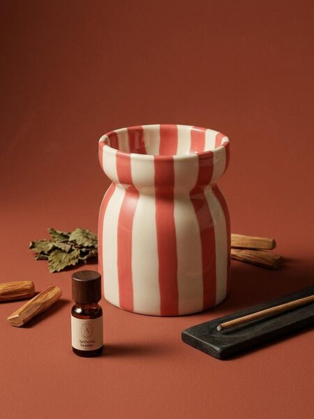 Sinsay - Vonná svíčka Sandalwood&Patchouli - červená