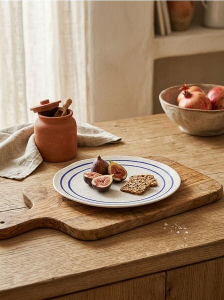 Sinsay - Kropkovaný talíř s barevným okrajem - bílá