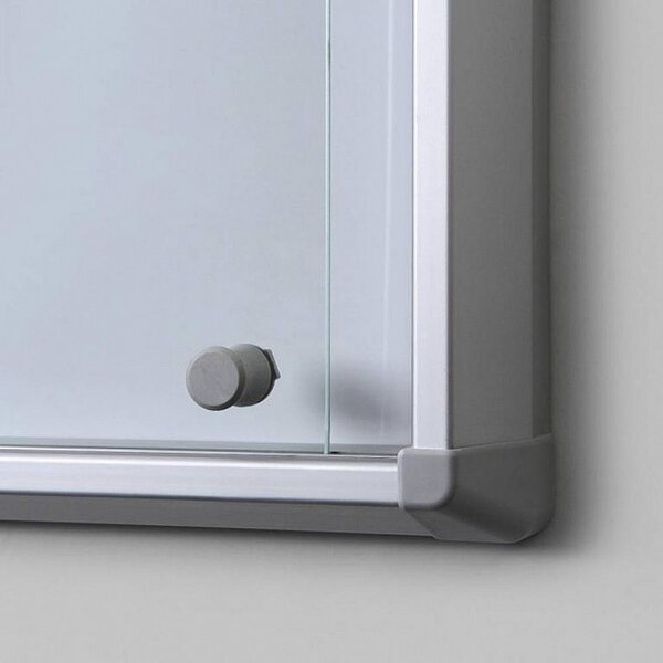 Magnetická posuvná vitrína vnitřní 1160 × 982 mm (15 × A4) protipožární do únikových cest