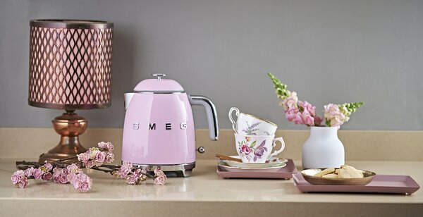 Smeg KLF05PKEU Rychlovarná konvice 50's Style Mini pastelově růžová