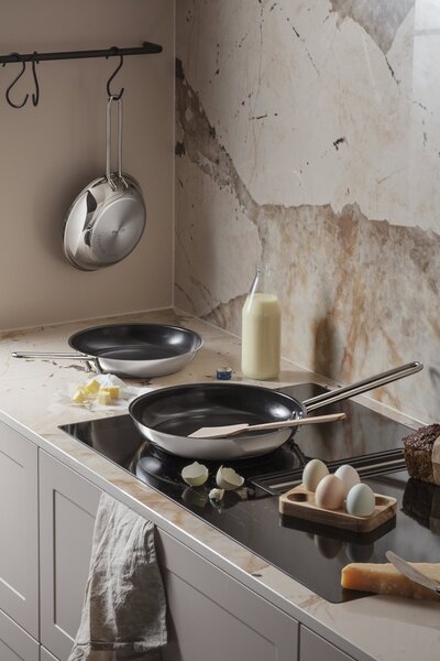 Eva Trio 302511 Pánev s keramickým povrchem 24 cm