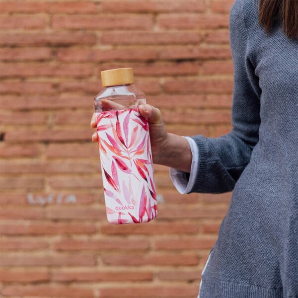 Skleněná láhev na vodu Quokka Storm flora, 700 ml