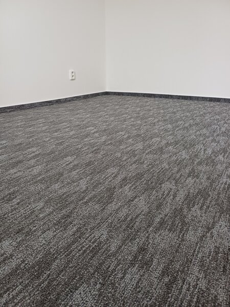 Metrážový koberec Leon Termo 36744 tmavě šedá 4 m