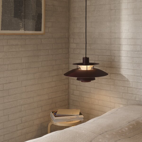 LOUIS POULSEN Závěsná lampa PH 5, Monochrome burgundy