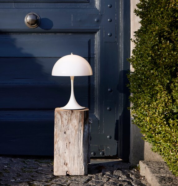 LOUIS POULSEN Přenosná lampa Panthella 250, Opaque moss green