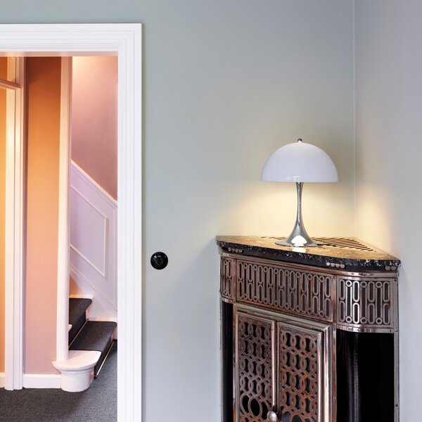 LOUIS POULSEN Stolní lampa Panthella 320, Opal beige