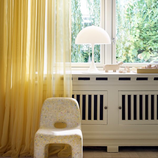 LOUIS POULSEN Stolní lampa Panthella 320, Opal beige